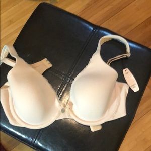 Body by Victoria’s Secret bra 32C